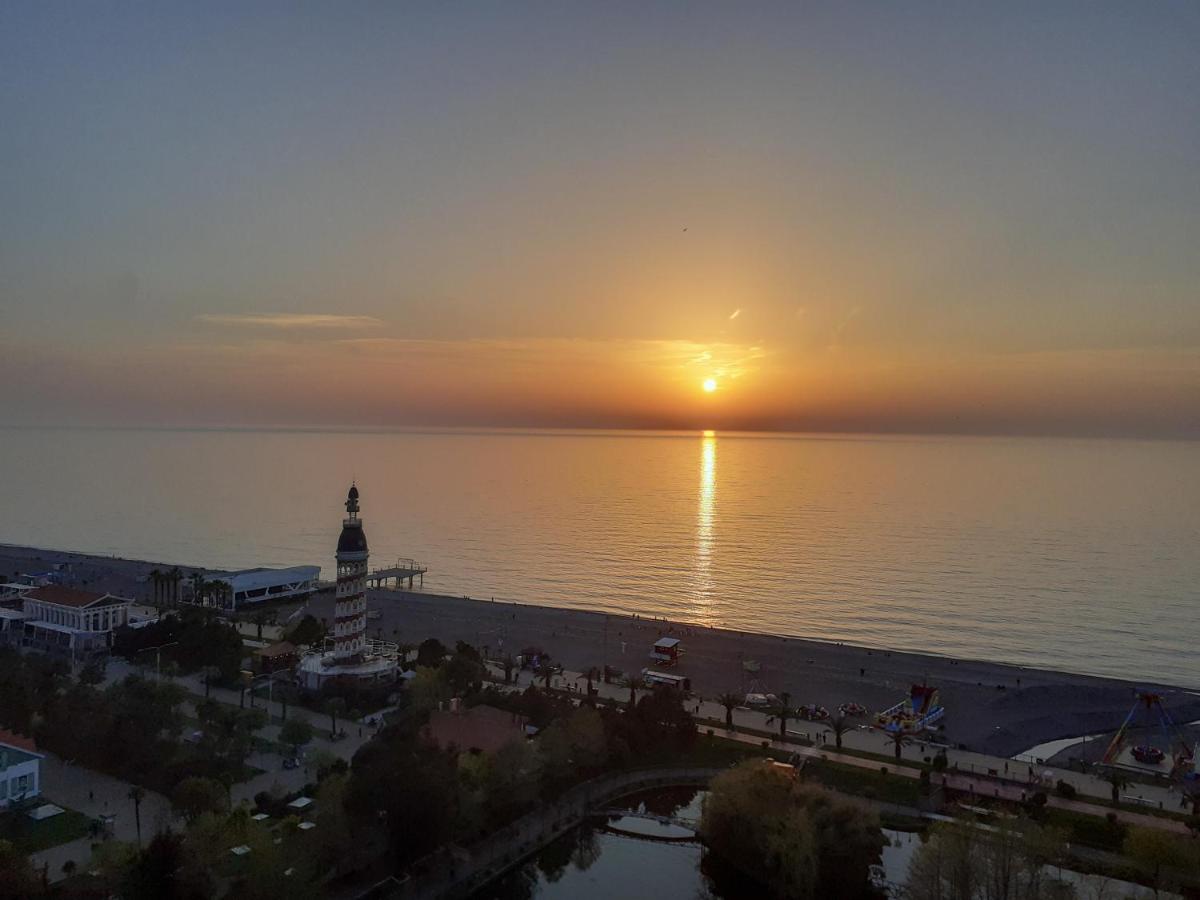 巴统Only Front Sea View, No Side View, Wonderful Panorama, High Floor, Location Guarantee公寓式酒店 外观 照片