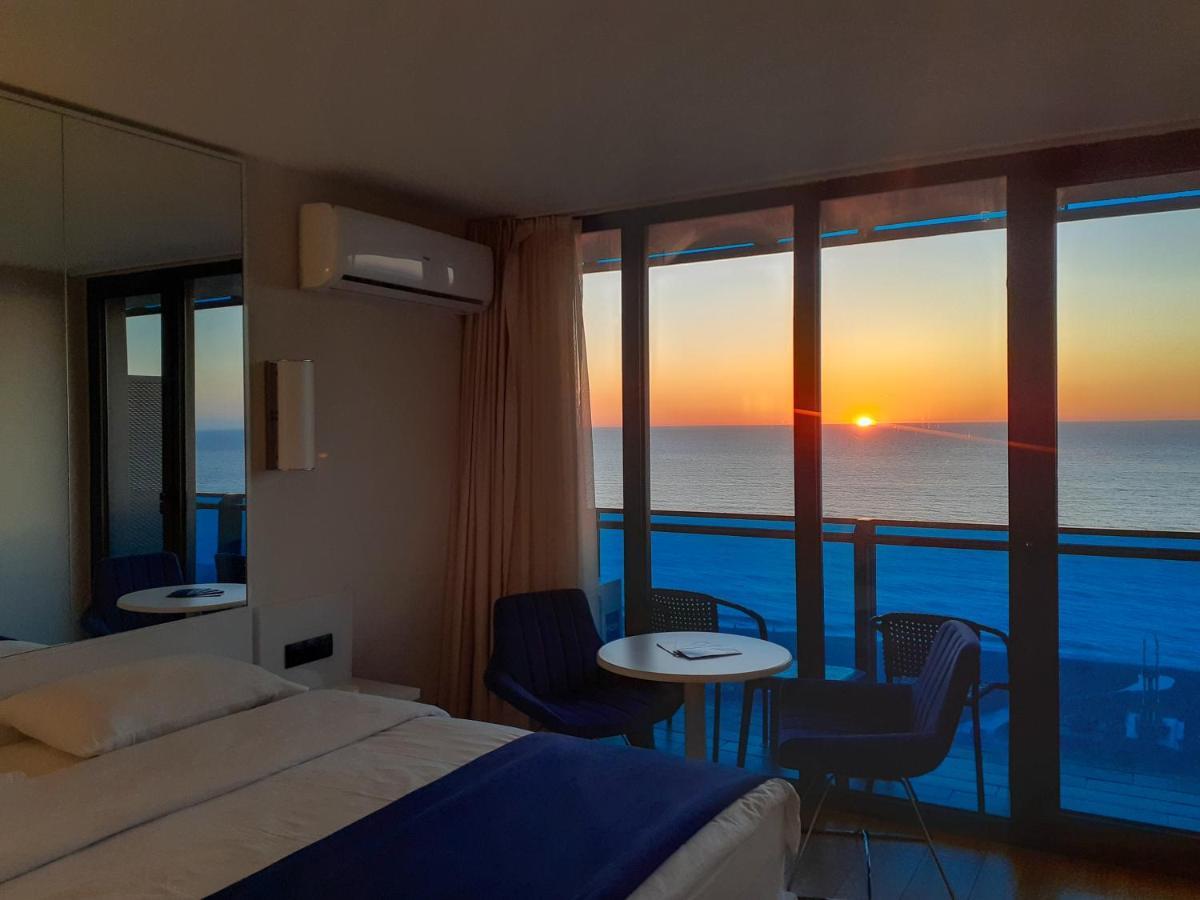 巴统Only Front Sea View, No Side View, Wonderful Panorama, High Floor, Location Guarantee公寓式酒店 外观 照片
